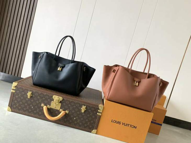 Picture of Louis Vuitton Handbags _SKUfw233561878fw